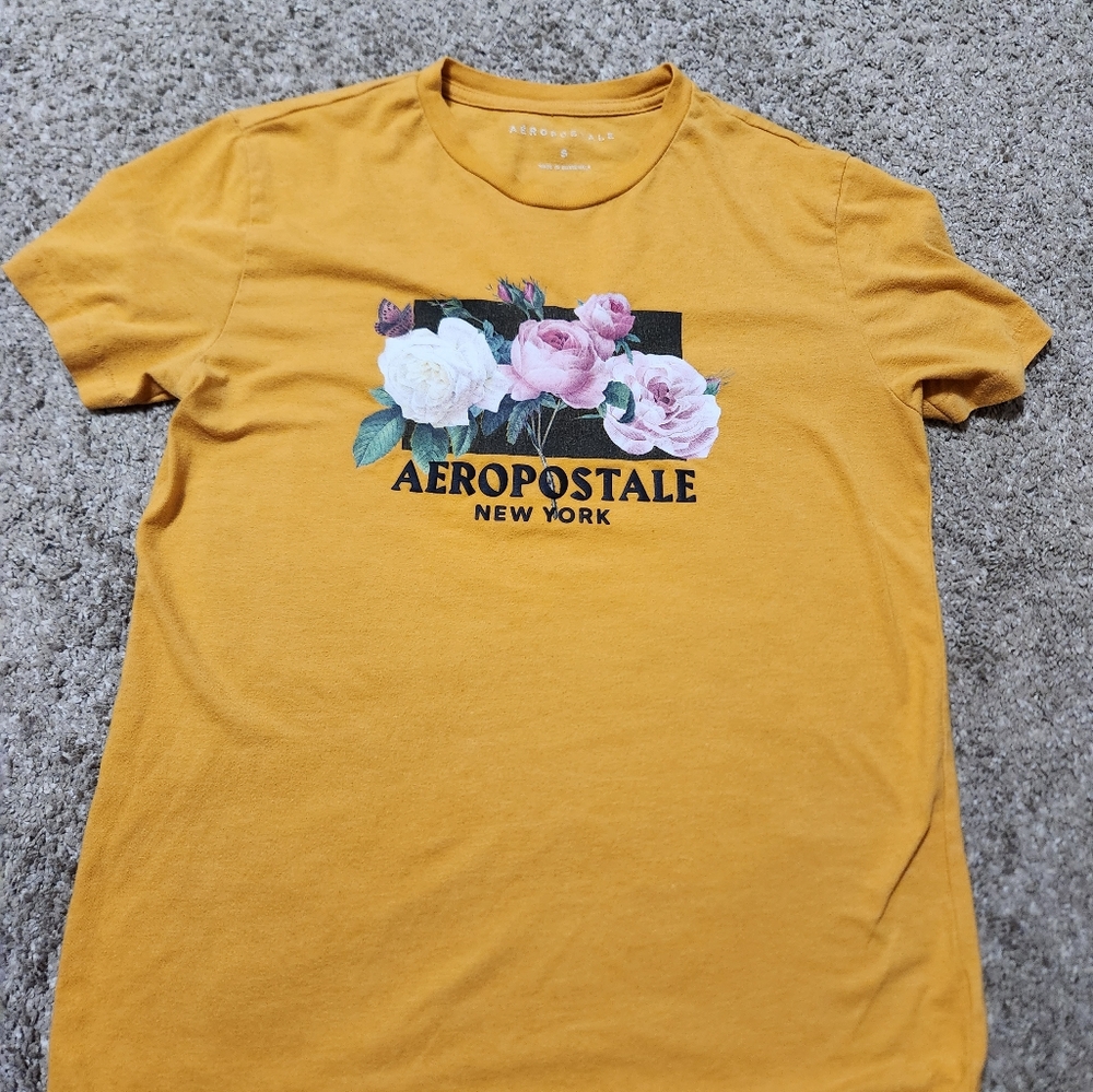 Aeropostale T shirt size Small